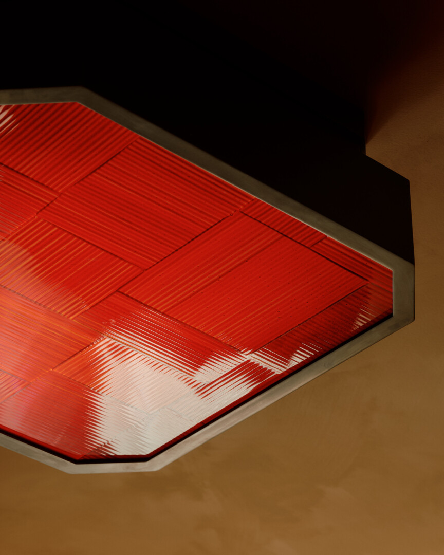 STRATA SURFACE MOUNT, LARGE