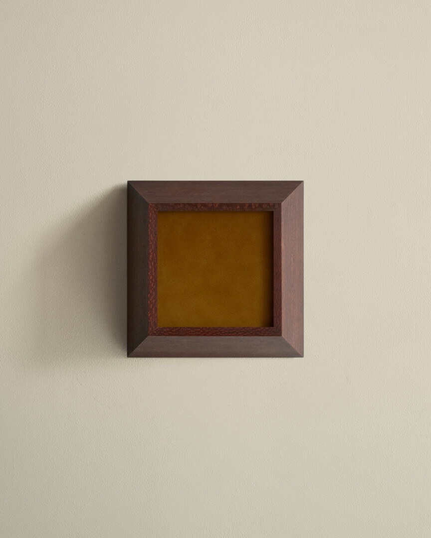 MIRA SURFACE MOUNT – MEDIUM