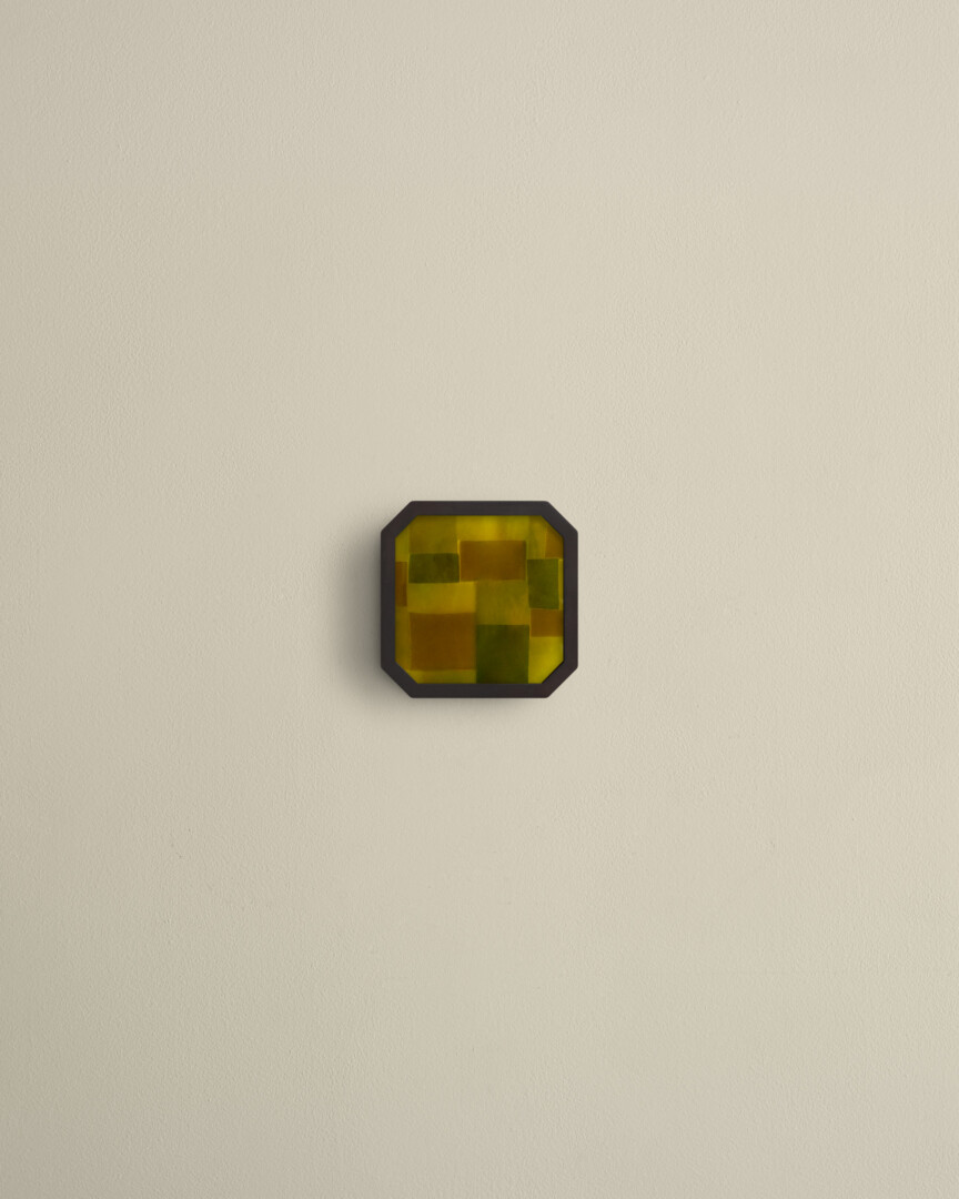 STRATA SURFACE MOUNT, SMALL