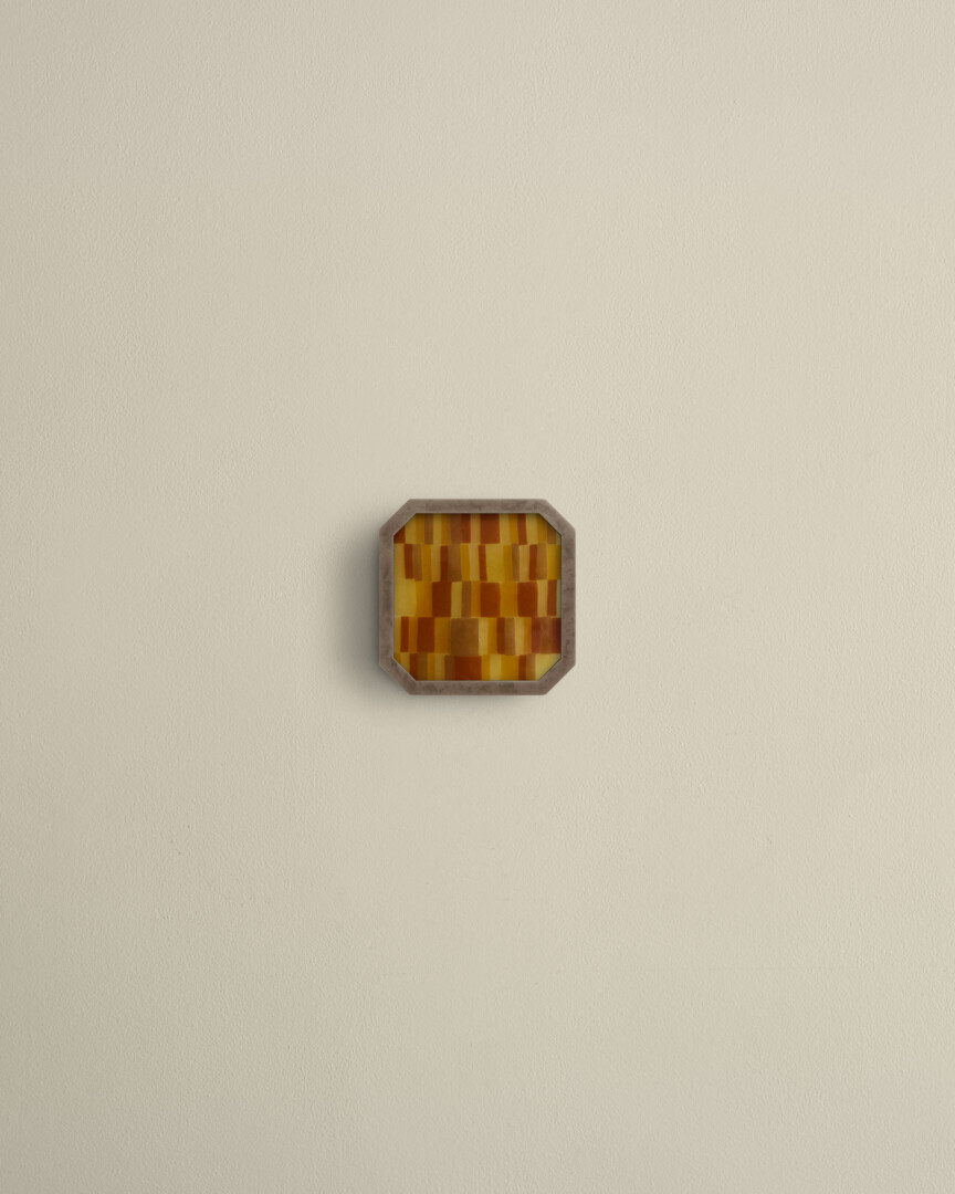 STRATA SURFACE MOUNT, SMALL