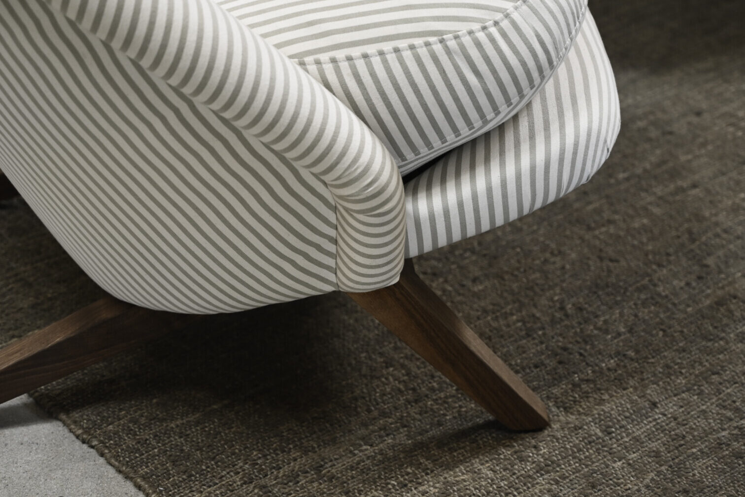 T – CHAIR