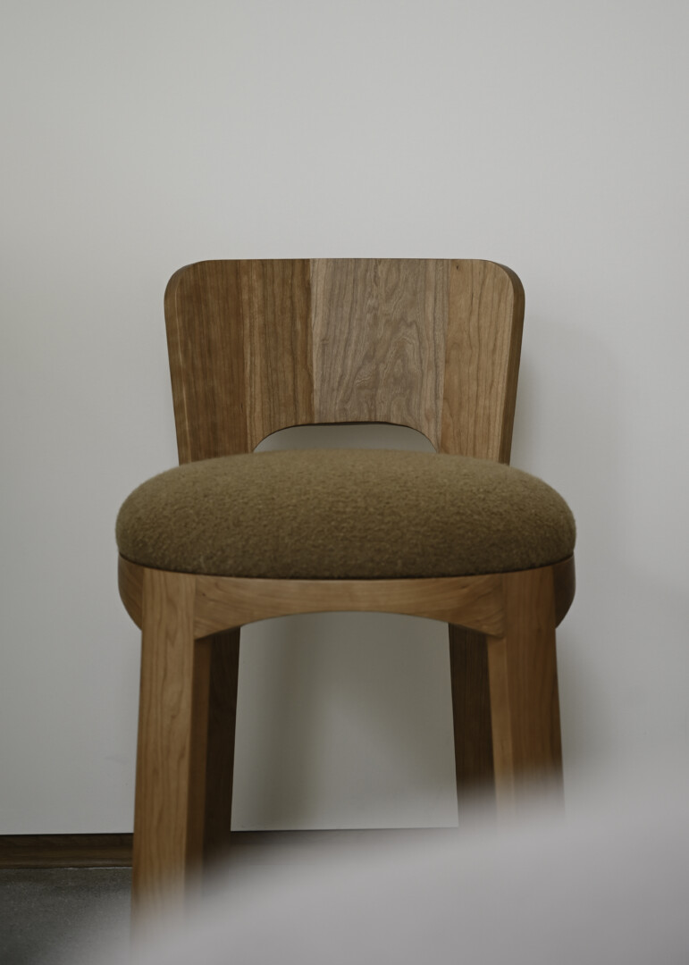 LATTEN STOOL