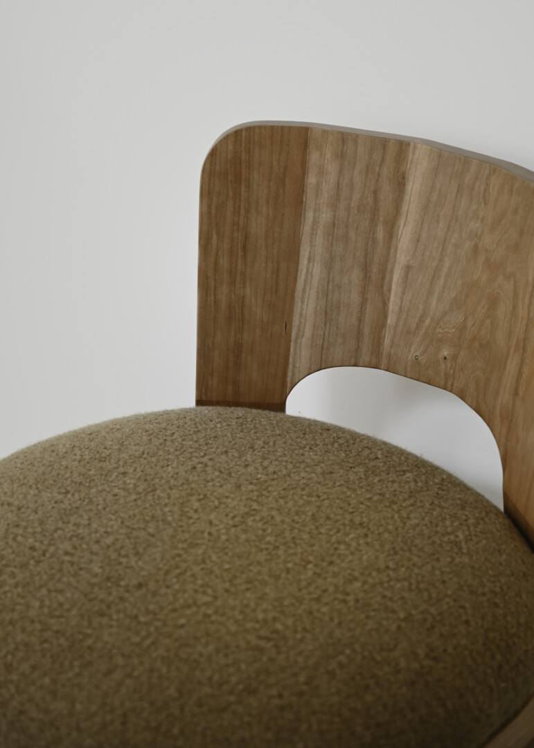 LATTEN STOOL