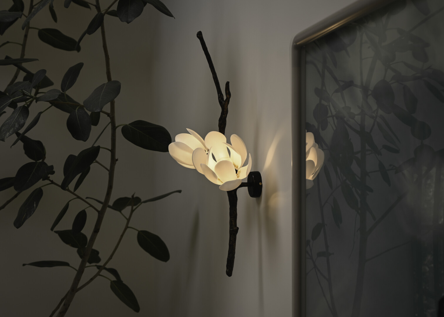 GEORGINA MAGNOLIA SCONCE