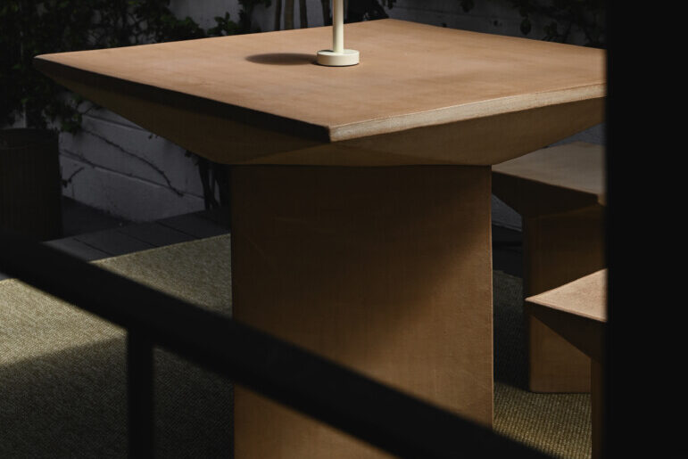 PITCHER TABLE