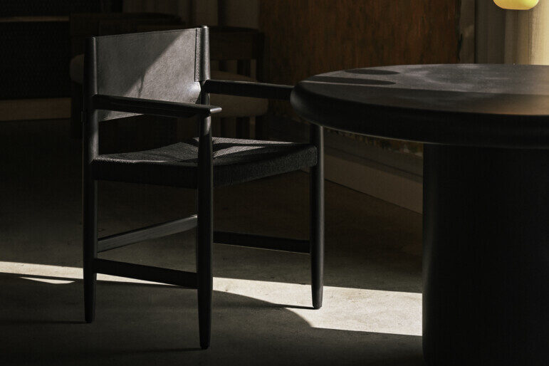 CAMPAIGN RUSH DINING ARMCHAIR