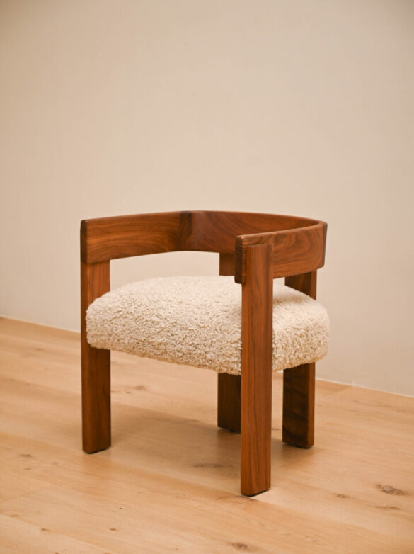 LOC DINING ARMCHAIR – WALNUT