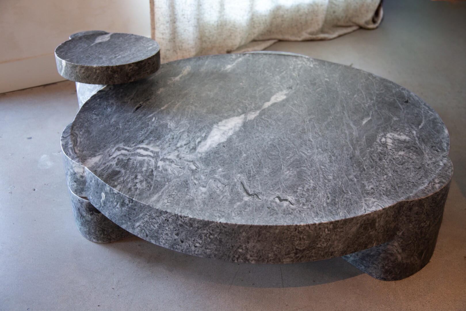 ERDE COFFEE TABLE – STONE