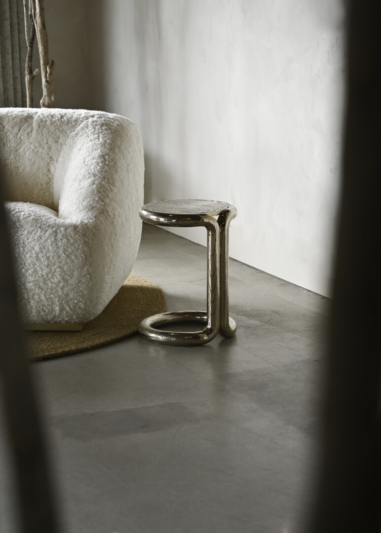 DUBEL SIDE TABLE CAST METAL