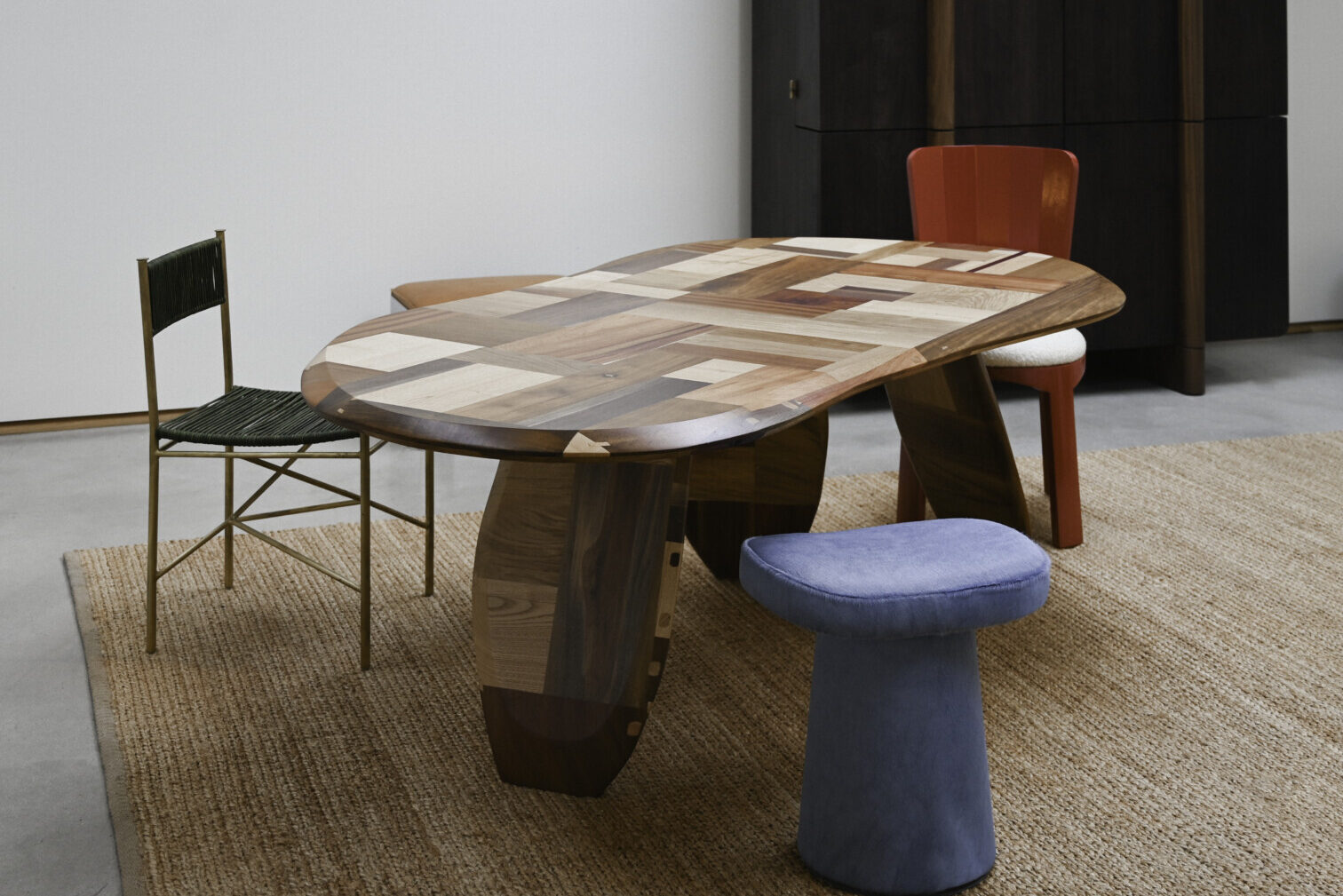 THE HELENA DINING TABLE