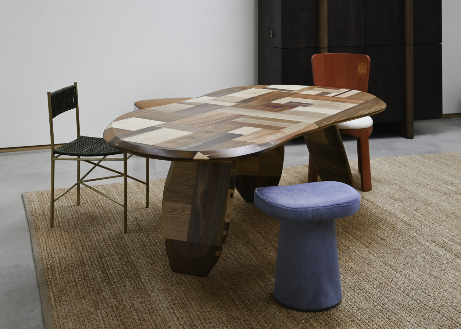 THE HELENA DINING TABLE