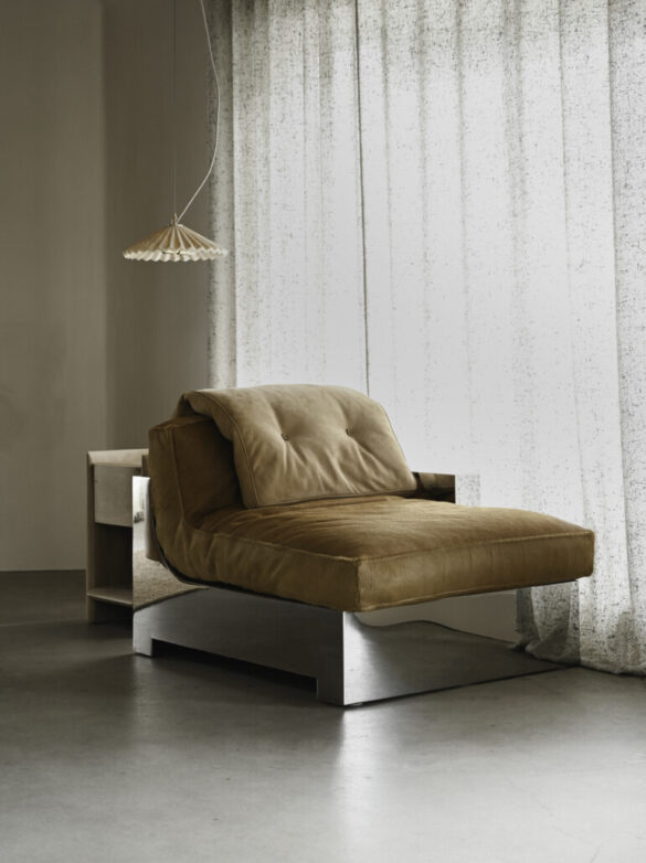 FRANCK – STAINLESS STEEL, ONE ARMED LOUNGE CHAIR