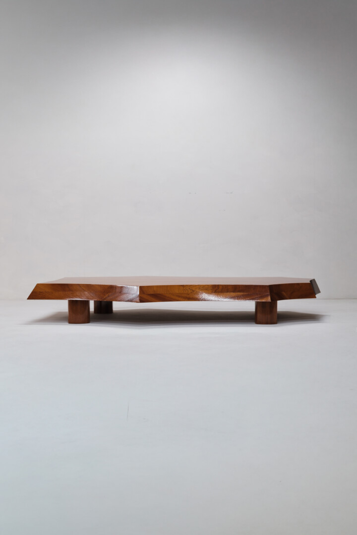FREEE SHAPE COFFEE TABLE