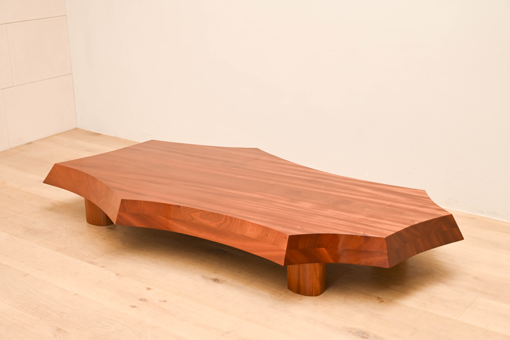 FREEE SHAPE COFFEE TABLE