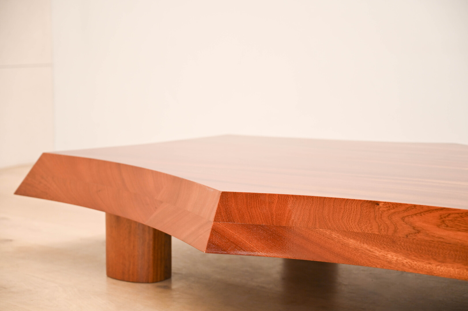 FREEE SHAPE COFFEE TABLE