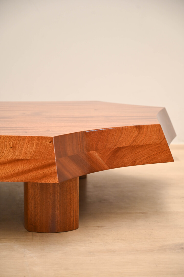 FREEE SHAPE COFFEE TABLE