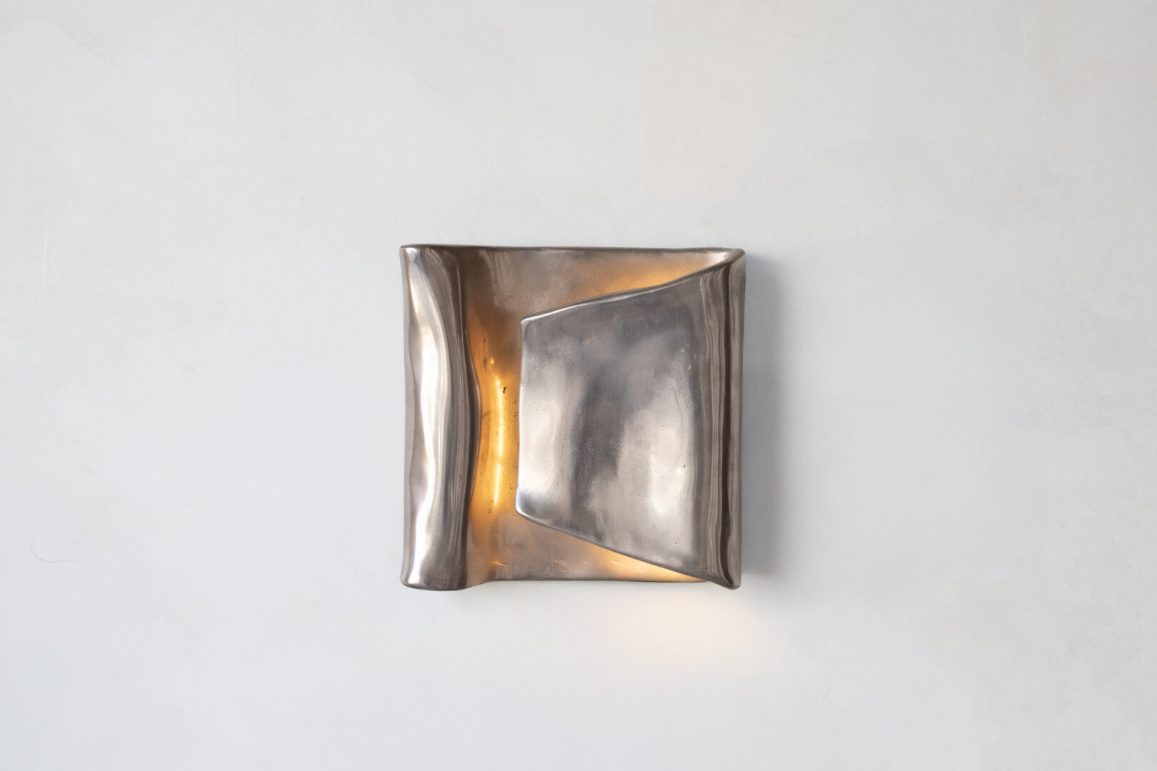 EMBRACE SCONCE – SMALL