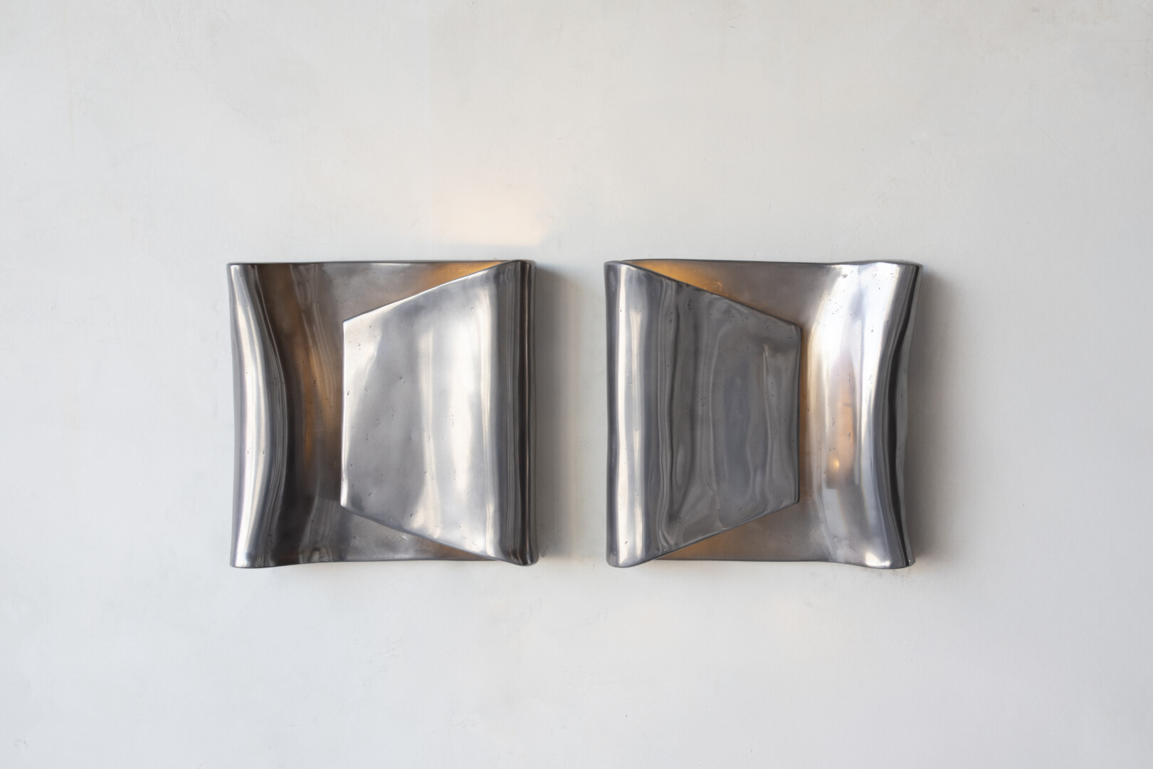 EMBRACE SCONCE – SMALL