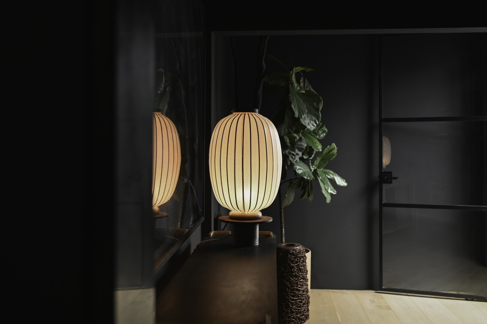 PEACH CHARM TABLE LANTERN