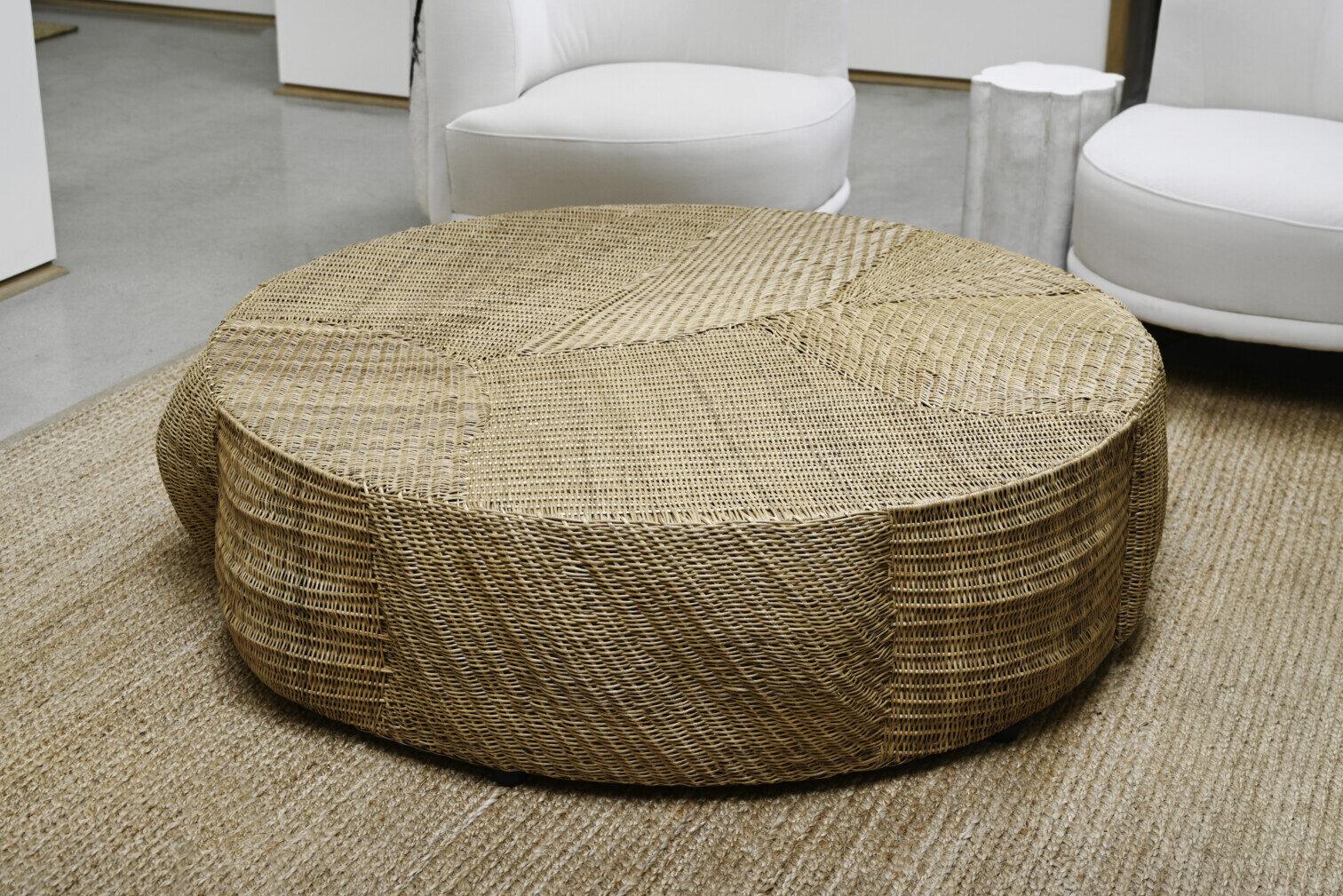 EMULATE COFFEE TABLE
