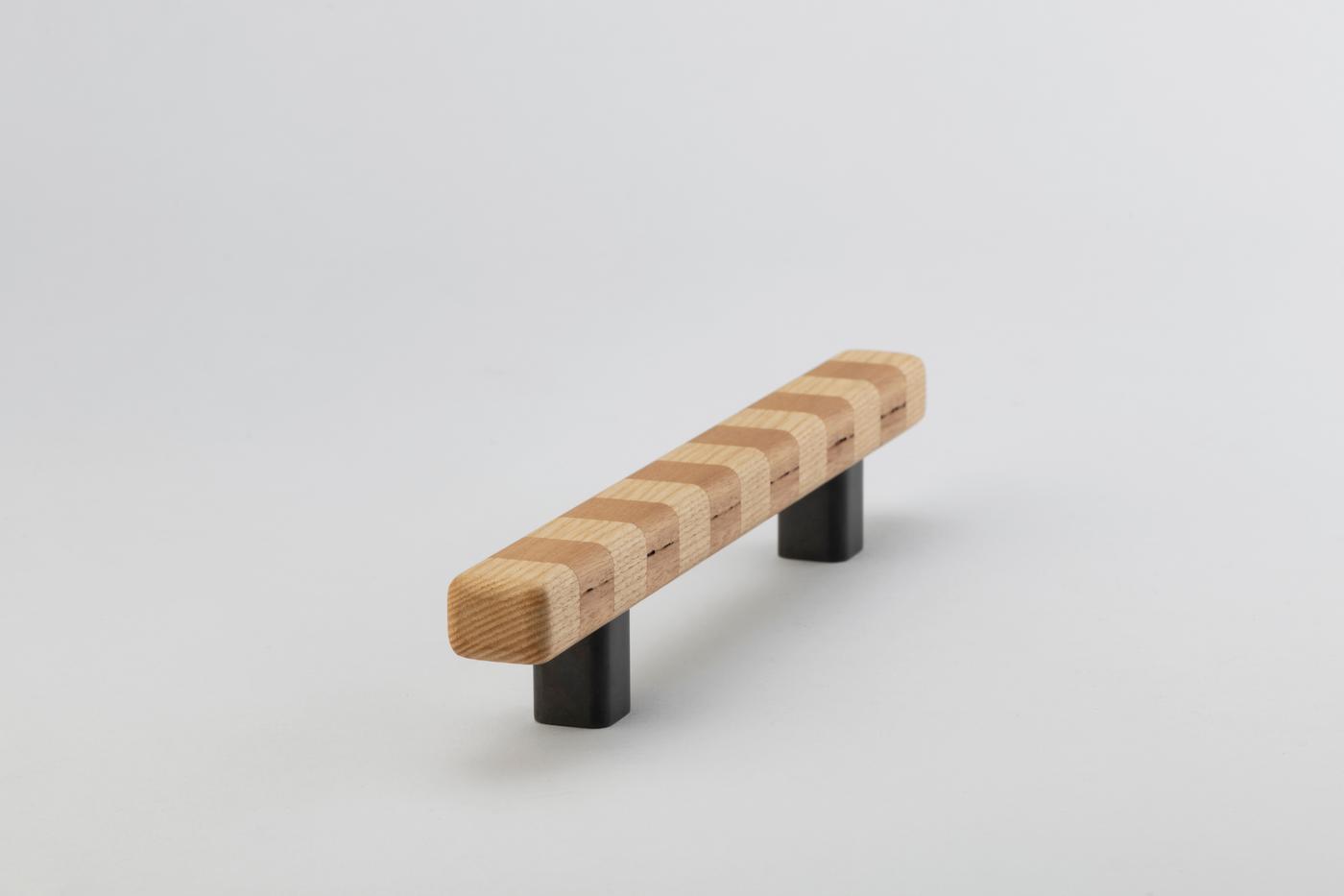 CLOSET STREAKER CABINET PULL