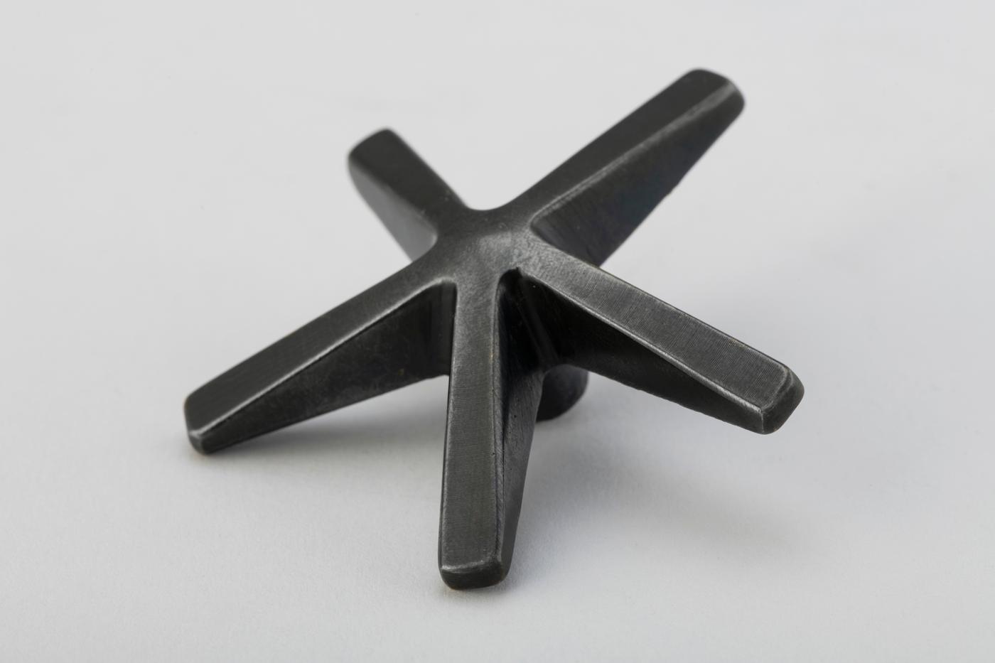 NARCISSIST STAR CUPBOARD KNOB