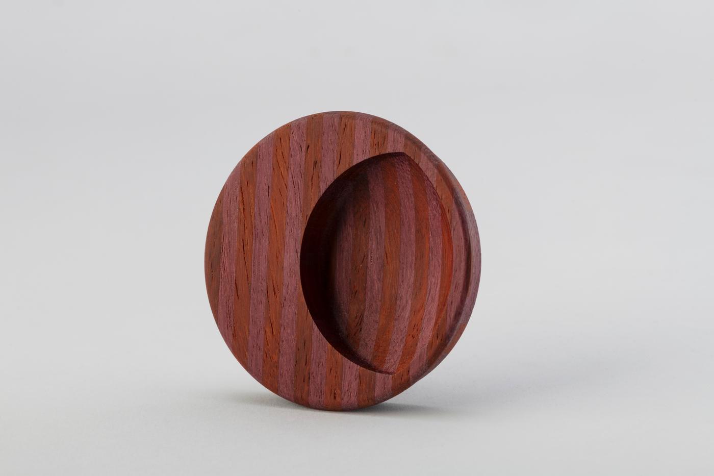 LUNACY SLIDING DOOR PULL