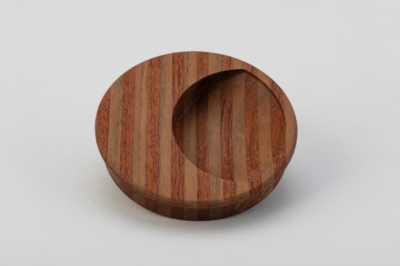 LUNACY SLIDING DOOR PULL