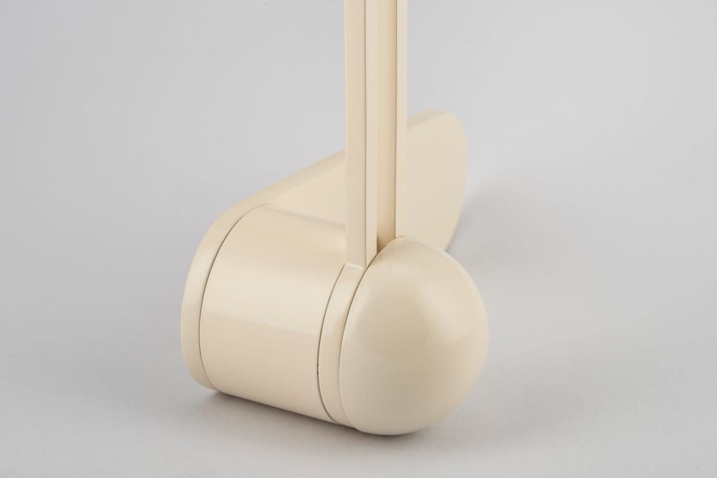 H01 – LEVER ON OVAL BACKPLATE