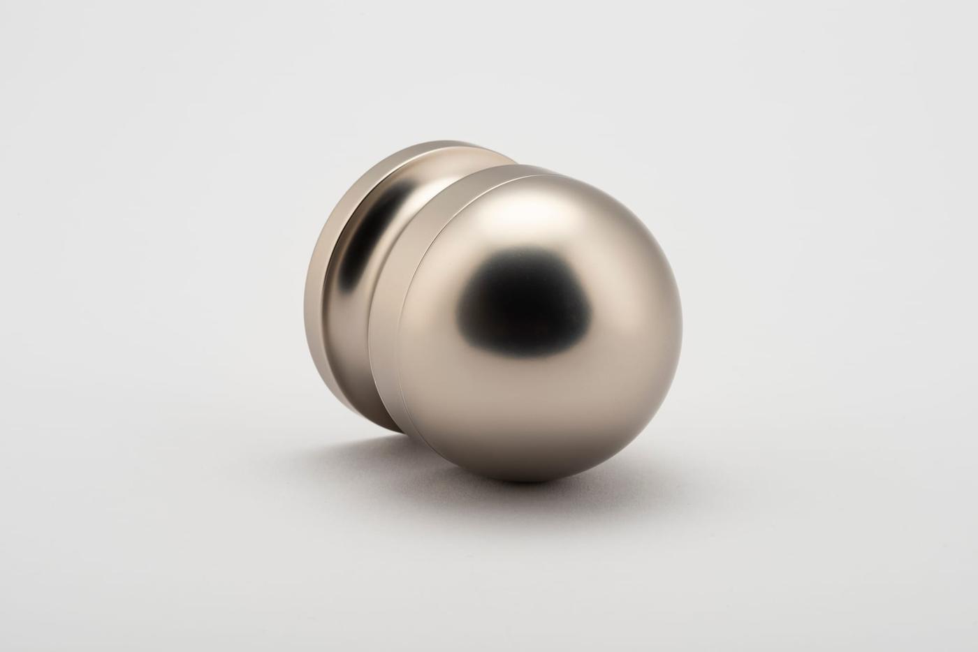 H02 – KNOB ON ROSE