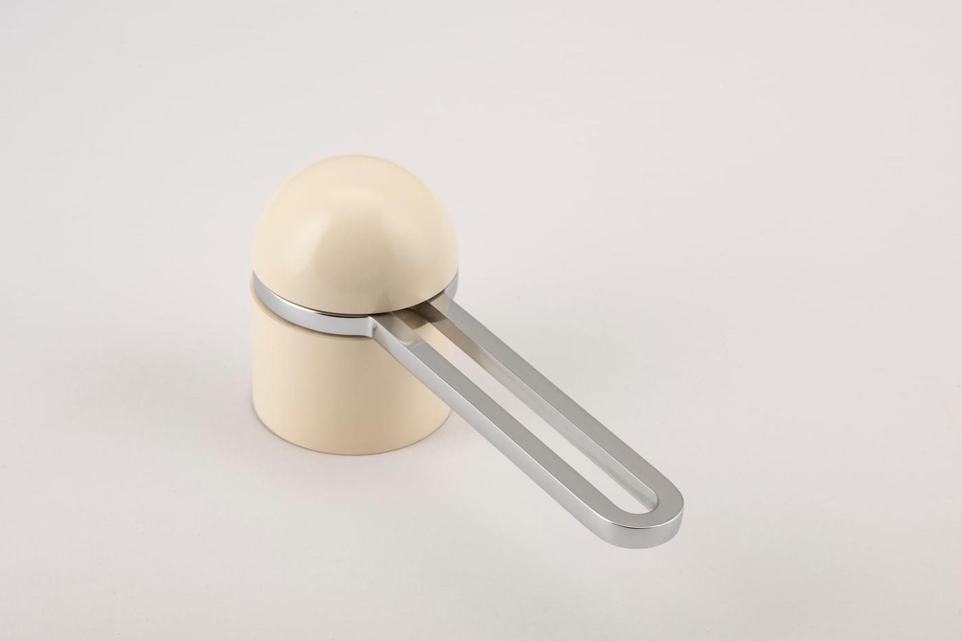 H01 – LEVER ON ROSE