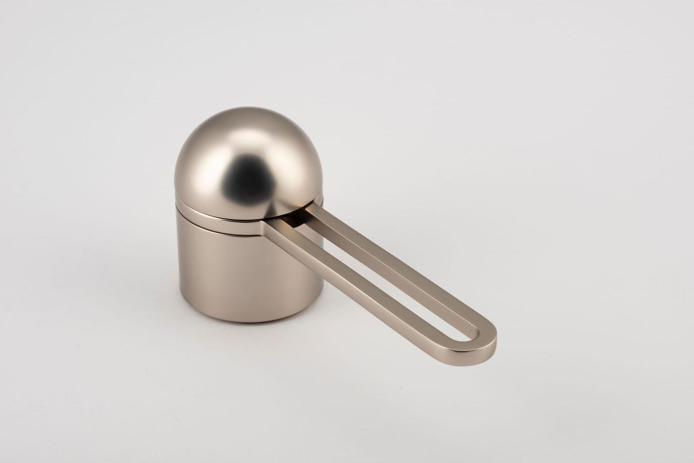 H01 – LEVER ON ROSE