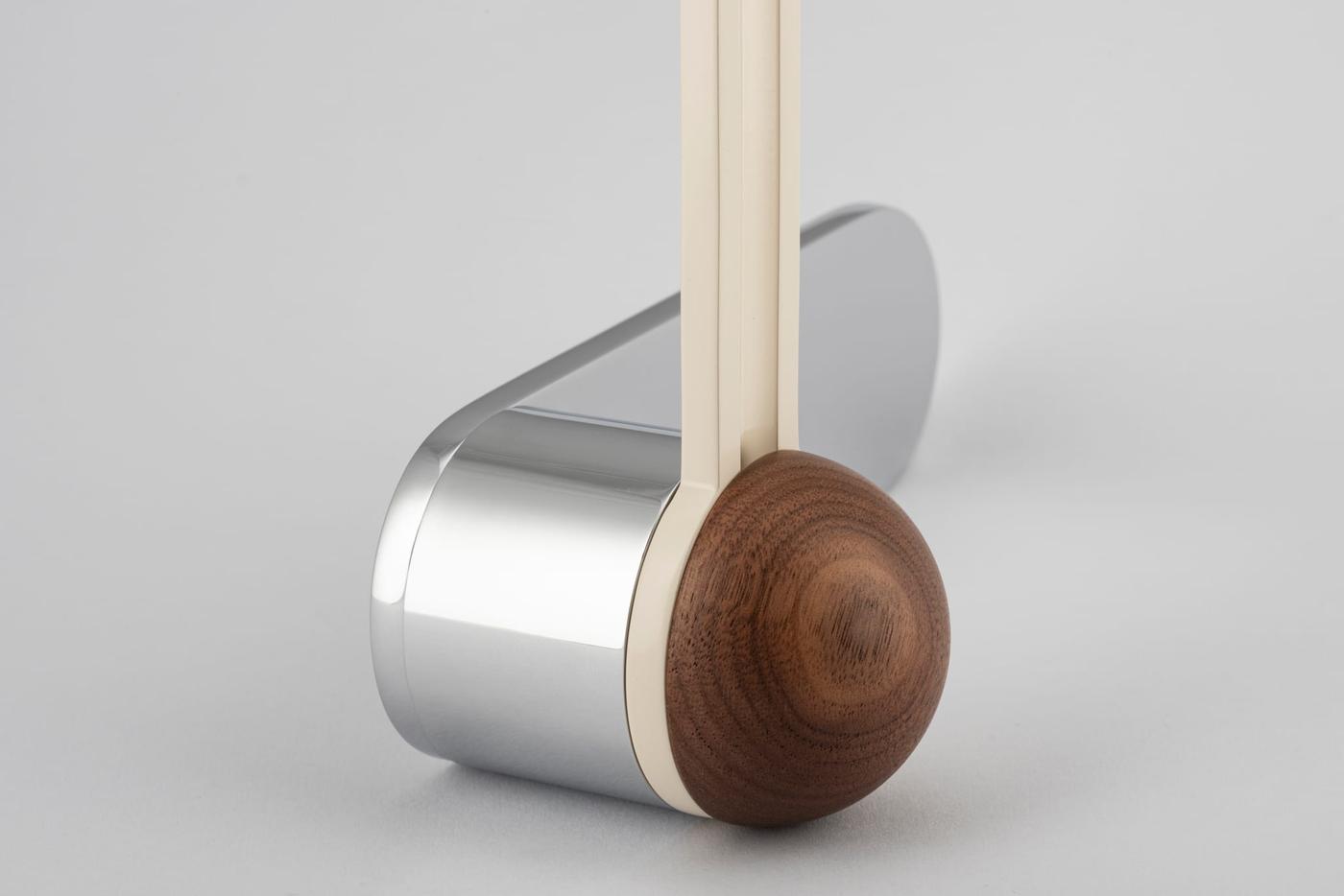 H01 – LEVER ON OVAL BACKPLATE