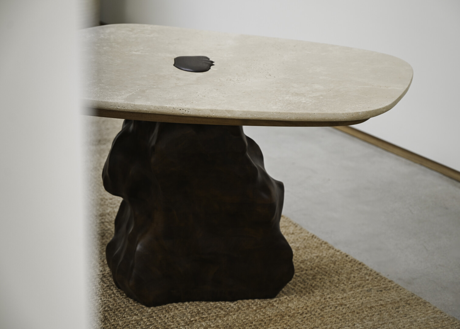 FELSEN DINING TABLE WOOD – SINGLE BOULDER