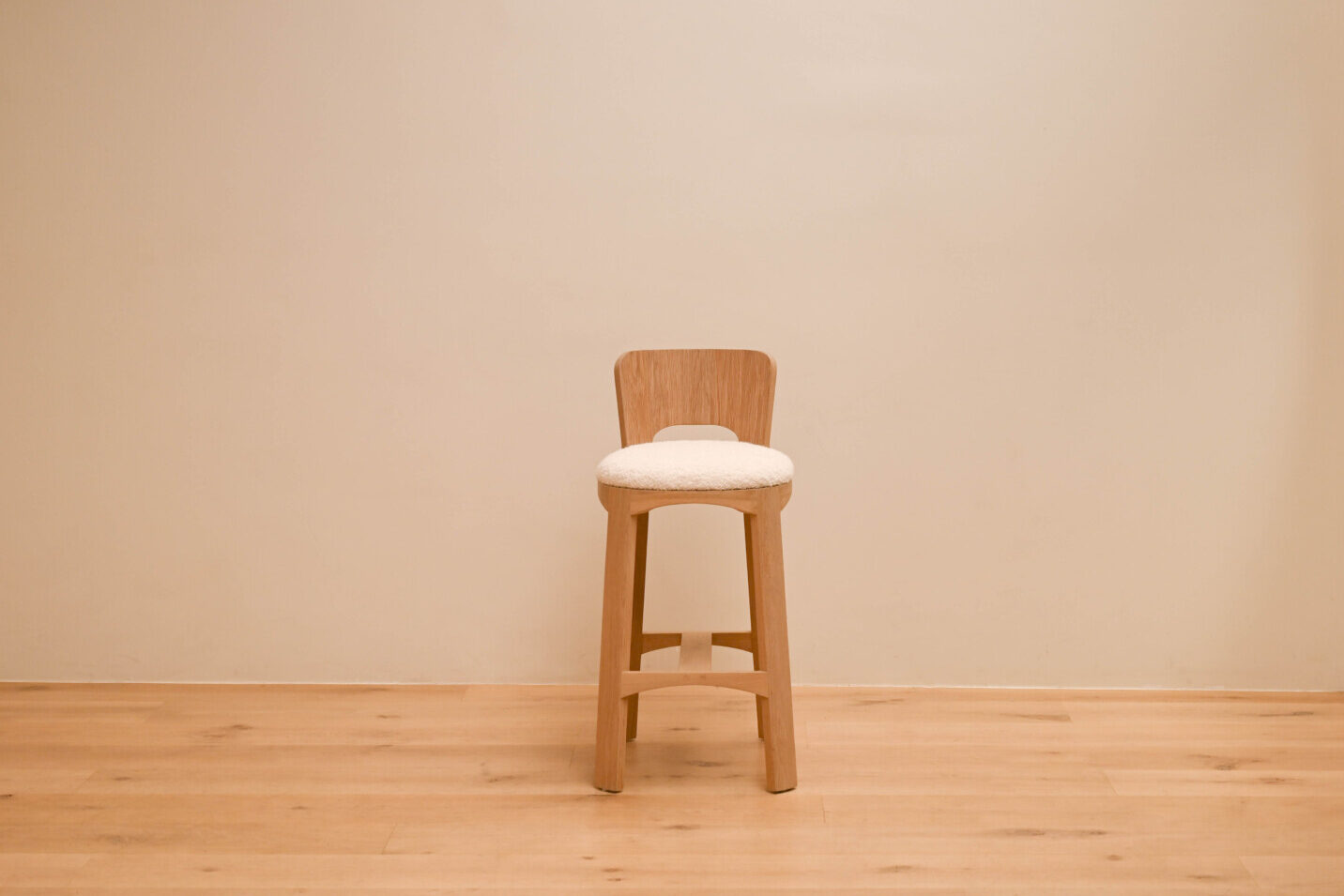 LATTEN BAR & COUNTER STOOL