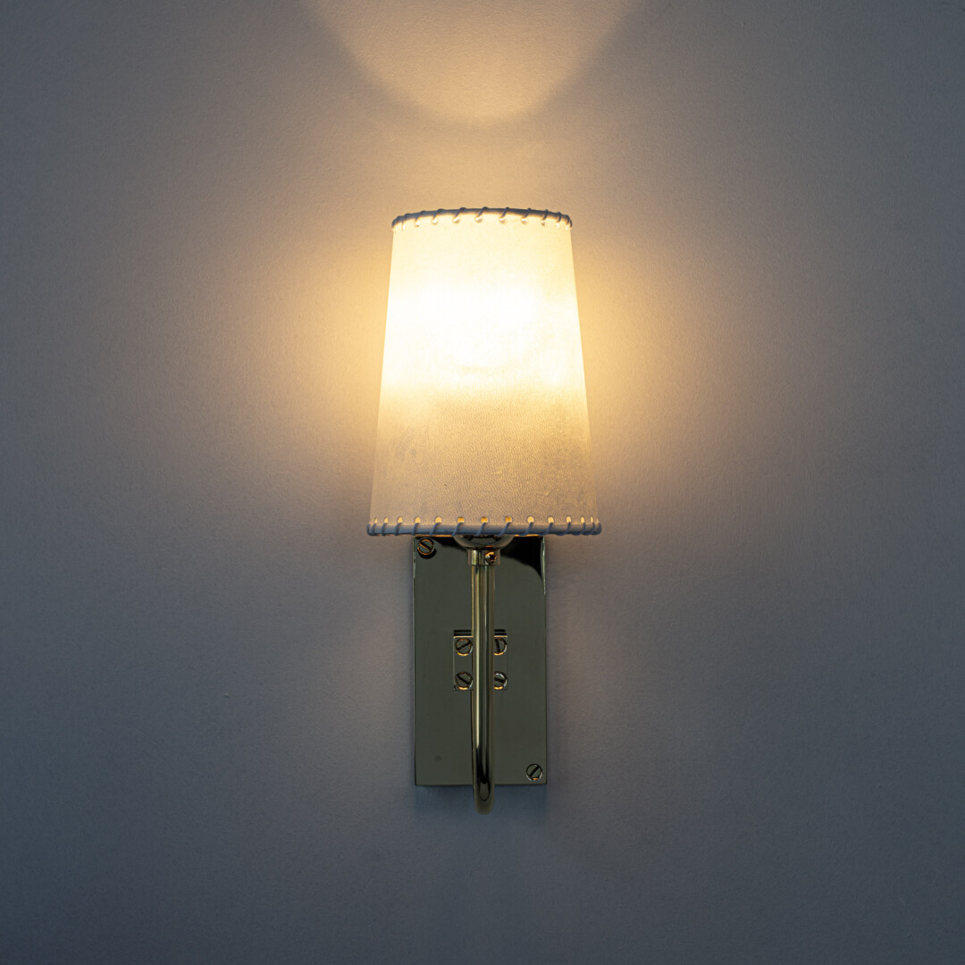 SERIES 01 MINI UPRIGHT SCONCE