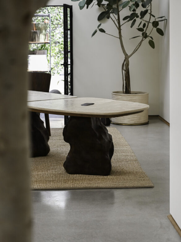 FELSEN DINING TABLE WOOD – SINGLE BOULDER