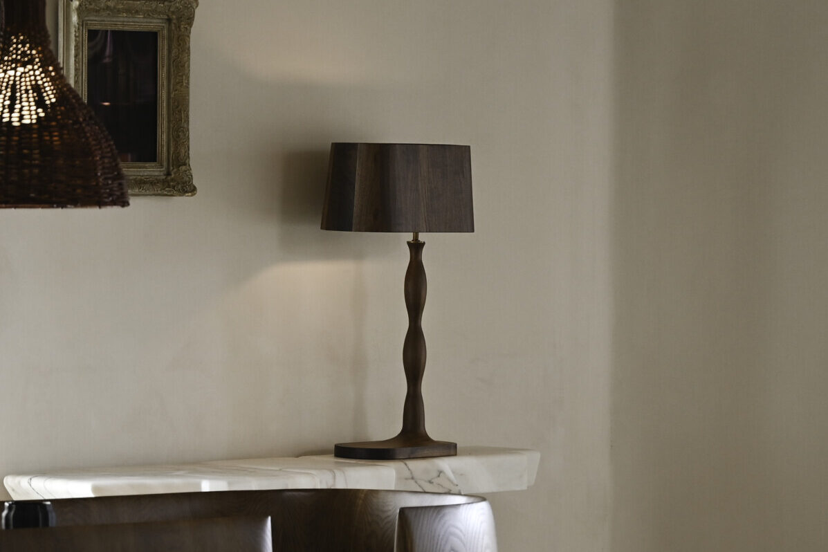TRAGER TABLE LAMP