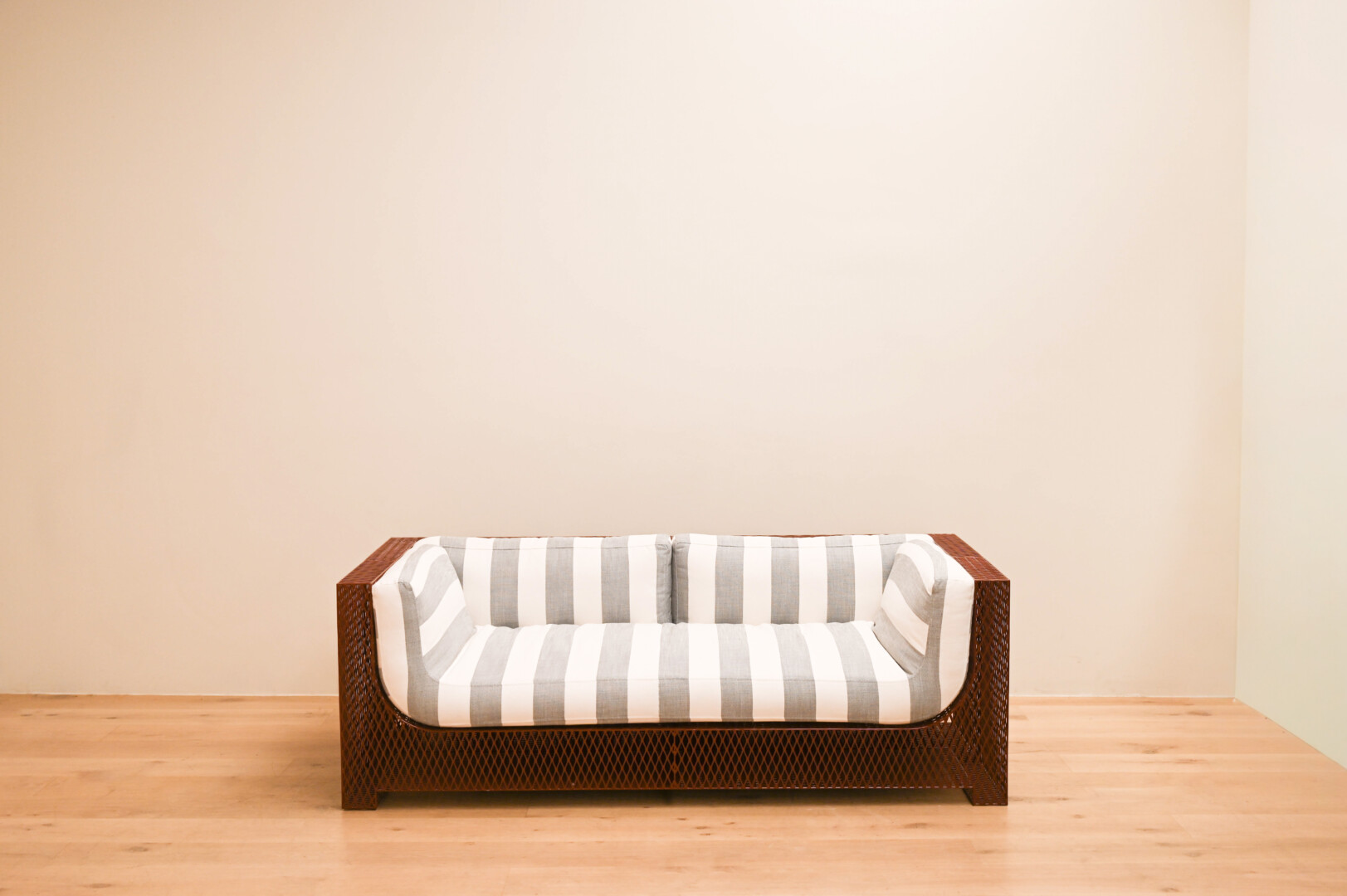 FRANCK SOFA – EXPANDED STEEL