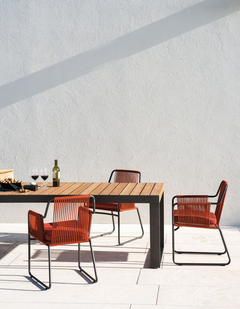 HARP 359 ARMCHAIR