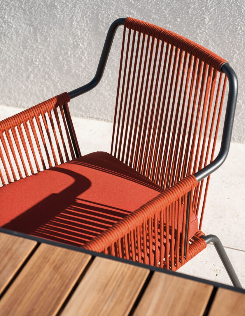 HARP 359 ARMCHAIR